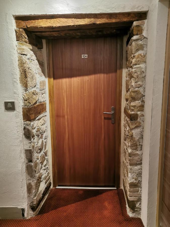 De La Couronne Aix-les-Bains