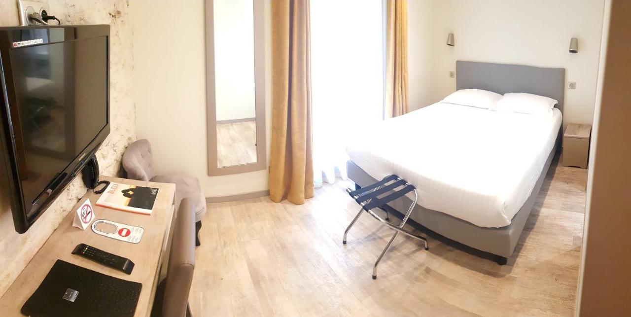 De La Couronne Hotel 2*