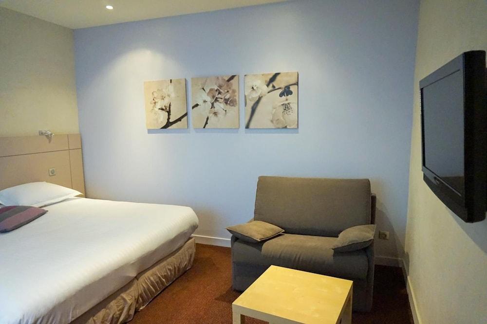 Hotel De La Couronne 2*