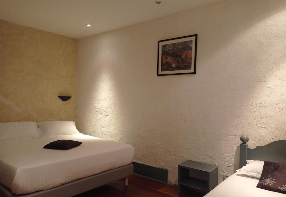 Hotel De La Couronne 2*