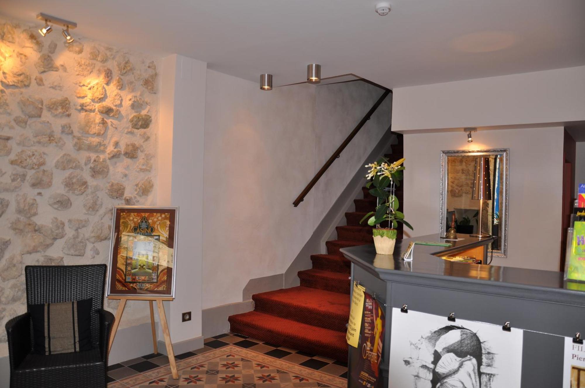 Hotel De La Couronne Aix-les-Bains
